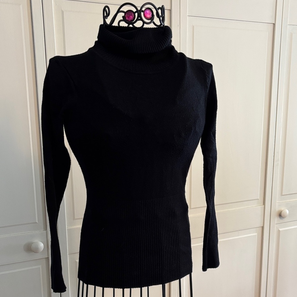 Grane Women's Elegant Black Turtleneck Sweater